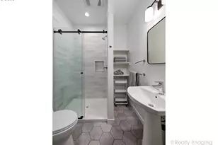 5723 S Kelly Ave, Portland, OR 97239 - Photo 17