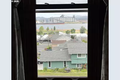 322 W D St, Rainier, OR 97048 - Photo 37