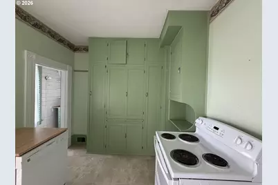 322 W D St, Rainier, OR 97048 - Photo 13