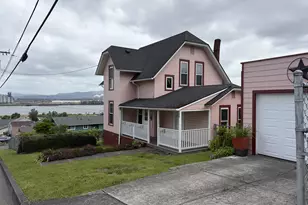 322 W D St, Rainier, OR 97048 - Photo 9