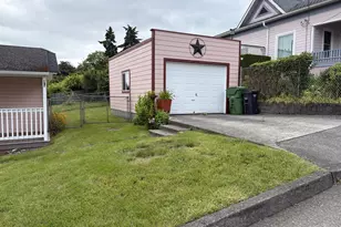 322 W D St, Rainier, OR 97048 - Photo 7