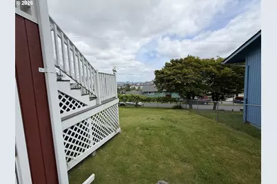 322 W D St, Rainier, OR 97048 - Photo 45