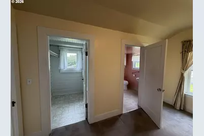 322 W D St, Rainier, OR 97048 - Photo 21