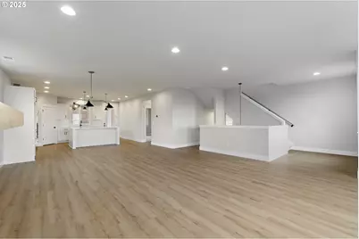 12171 SW Autumnview St, Tigard, OR 97224 - Photo 9