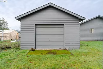 410 SW Broadway St, Mill City, OR 97360 - Photo 25