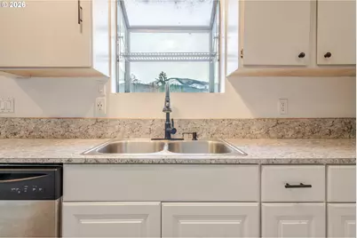 410 SW Broadway St, Mill City, OR 97360 - Photo 13