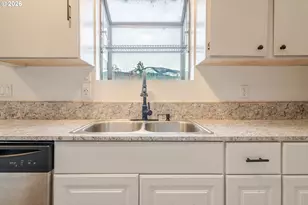 410 SW Broadway St, Mill City, OR 97360 - Photo 13