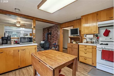 48974 SE Fairview St, Mill City, OR 97360 - Photo 3