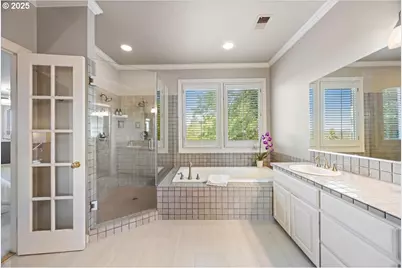 1093 Tyndall Ct, Lake Oswego, OR 97034 - Photo 33