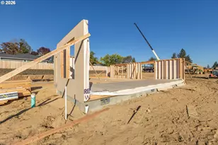 740 SE Hall St, Winston, OR 97496 - Photo 13
