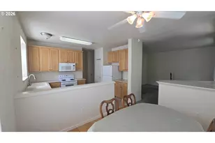 4518 SW 11th St, Gresham, OR 97080 - Photo 9
