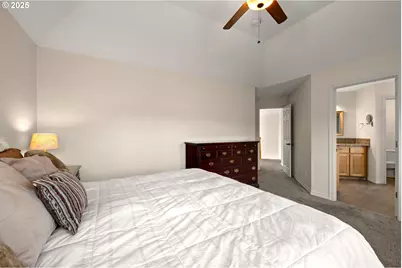 12021 SE Summer Pl, Clackamas, OR 97015 - Photo 31