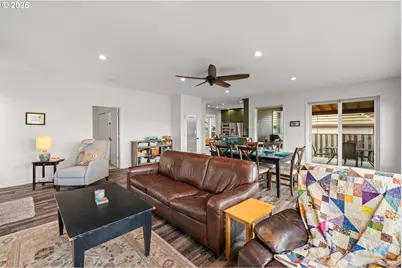 12021 SE Summer Pl, Clackamas, OR 97015 - Photo 17