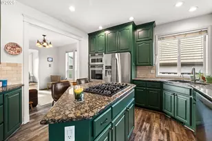 12021 SE Summer Pl, Clackamas, OR 97015 - Photo 9