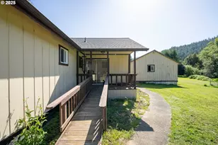 99996 Lone Pine Ln, Myrtle Point, OR 97458 - Photo 5