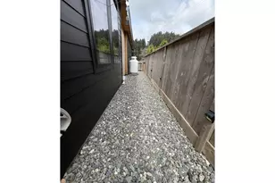 94254 11th St, Gold Beach, OR 97444 - Photo 11