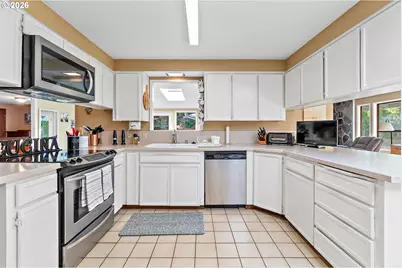 128 NE 12th Ave, Canby, OR 97013 - Photo 11