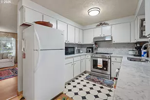 15781 NE Holladay St, Portland, OR 97230 - Photo 5