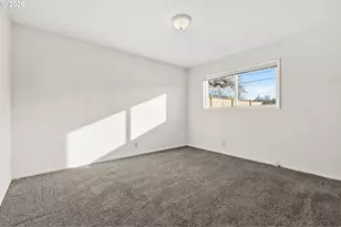 810 E 37th Ave, Eugene, OR 97405 - Photo 25