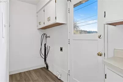 810 E 37th Ave, Eugene, OR 97405 - Photo 21