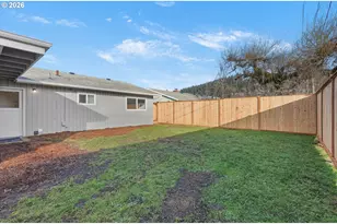 810 E 37th Ave, Eugene, OR 97405 - Photo 43