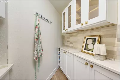 2132 SE Douglas Pl, Gresham, OR 97080 - Photo 5