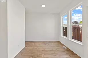 15647 NE Beech St, Portland, OR 97230 - Photo 9