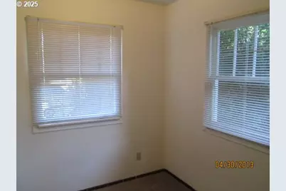 736 5th St, Springfield, OR 97477 - Photo 5