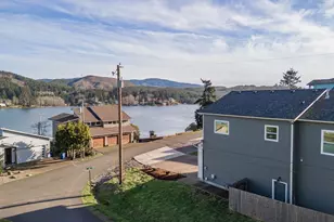 1495 NE Lake Dr, Lincoln City, OR 97367 - Photo 3