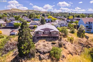 1631 E 9th St, The Dalles, OR 97058 - Photo 3