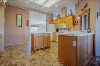 1631 E 9th St, The Dalles, OR 97058 - Photo 17