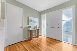 6823 SW Burlingame Ave, Portland, OR 97219 - Photo 5