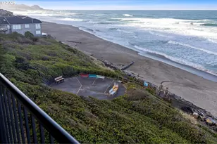 325 Lancer St, Lincoln City, OR 97367 - Photo 21