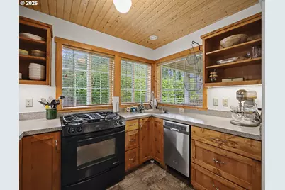 60111 E Sleepy Hollow Dr, Sandy, OR 97055 - Photo 11