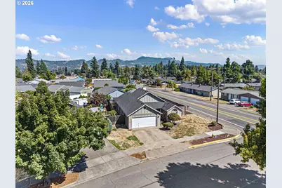 5792 E St, Springfield, OR 97478 - Photo 31