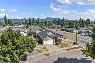 5792 E St, Springfield, OR 97478 - Photo 31
