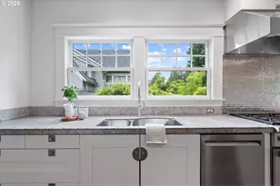 2328 SW Broadway Dr, Portland, OR 97201 - Photo 15