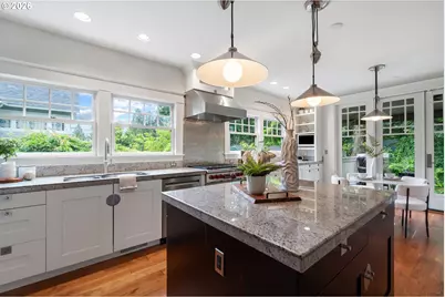 2328 SW Broadway Dr, Portland, OR 97201 - Photo 17