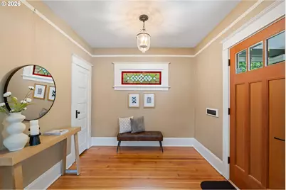 2328 SW Broadway Dr, Portland, OR 97201 - Photo 7