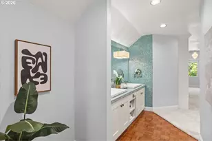2328 SW Broadway Dr, Portland, OR 97201 - Photo 23