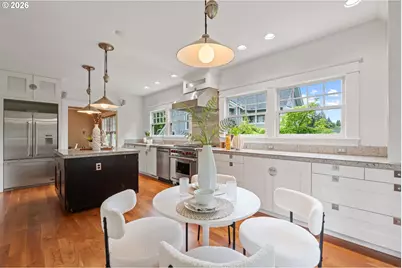 2328 SW Broadway Dr, Portland, OR 97201 - Photo 21