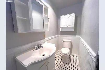 1092 Lewis St, North Bend, OR 97459 - Photo 21