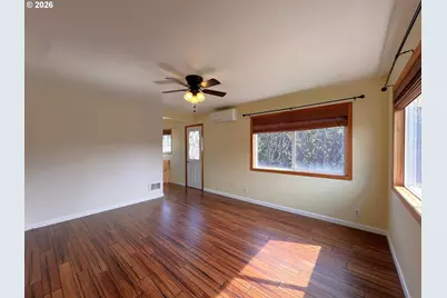 1092 Lewis St, North Bend, OR 97459 - Photo 7