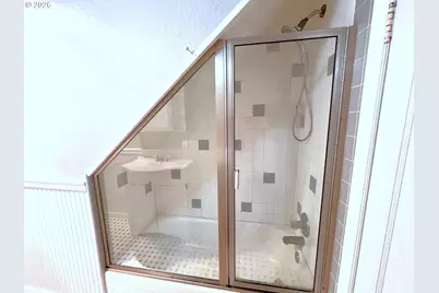 1092 Lewis St, North Bend, OR 97459 - Photo 23
