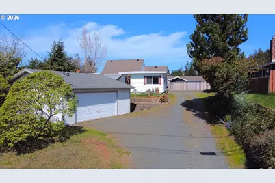 1092 Lewis St, North Bend, OR 97459 - Photo 33