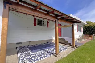 1092 Lewis St, North Bend, OR 97459 - Photo 3