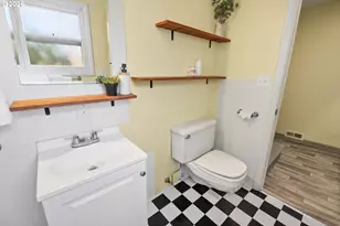 1814 4th St, Astoria, OR 97103 - Photo 23