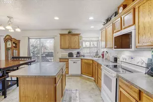 147 SW Wright Ave, Troutdale, OR 97060 - Photo 11