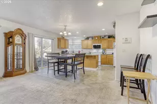 147 SW Wright Ave, Troutdale, OR 97060 - Photo 5