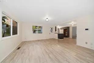 14229 SE Taylor Ct, Portland, OR 97233 - Photo 7